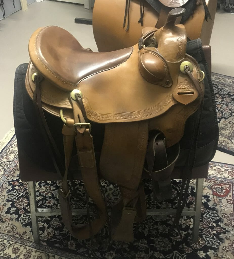 1375 Parelli Natural Performer Saddle STD width, 16.5" seat, with