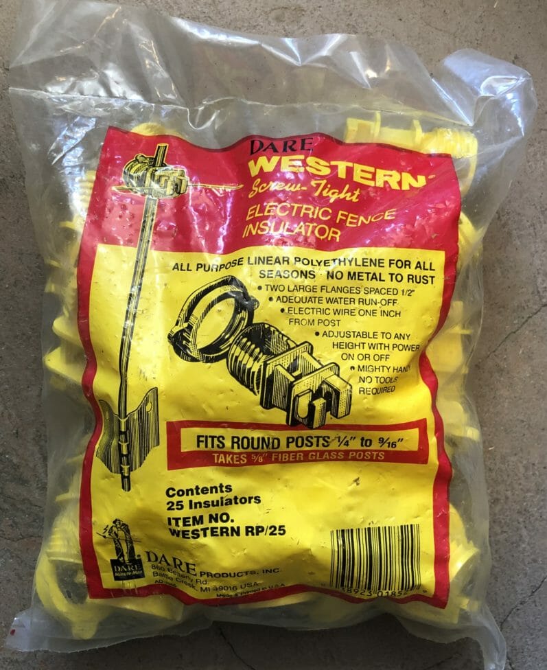 1405 Electric Fencing Round Post Insulators The Trainer's Loft