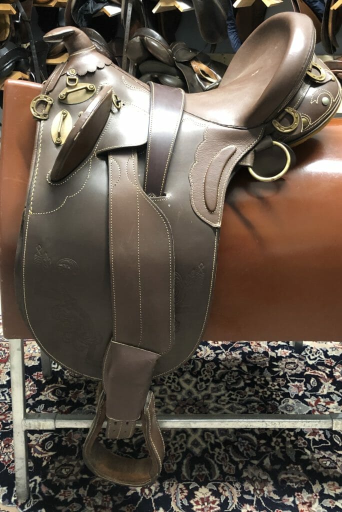 1457 Australian Outback Western Saddle, 14", Narrow The Trainer's Loft