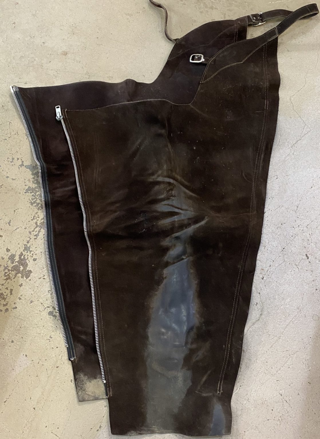 018714 Barnstable English Chaps, M The Trainer's Loft