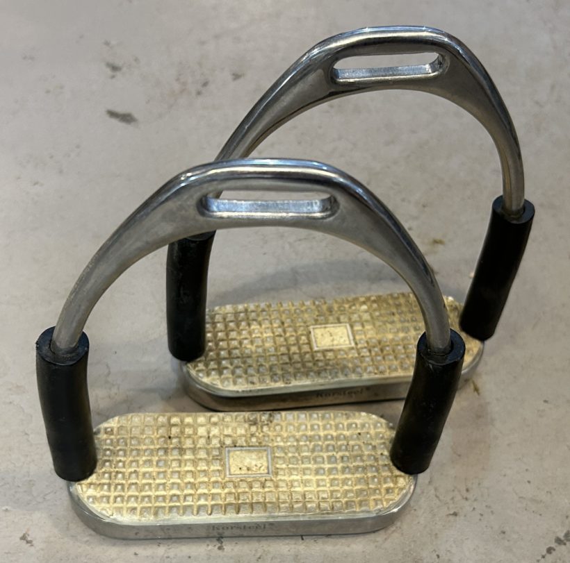 051116 Metalab Jointed English Stirrups
