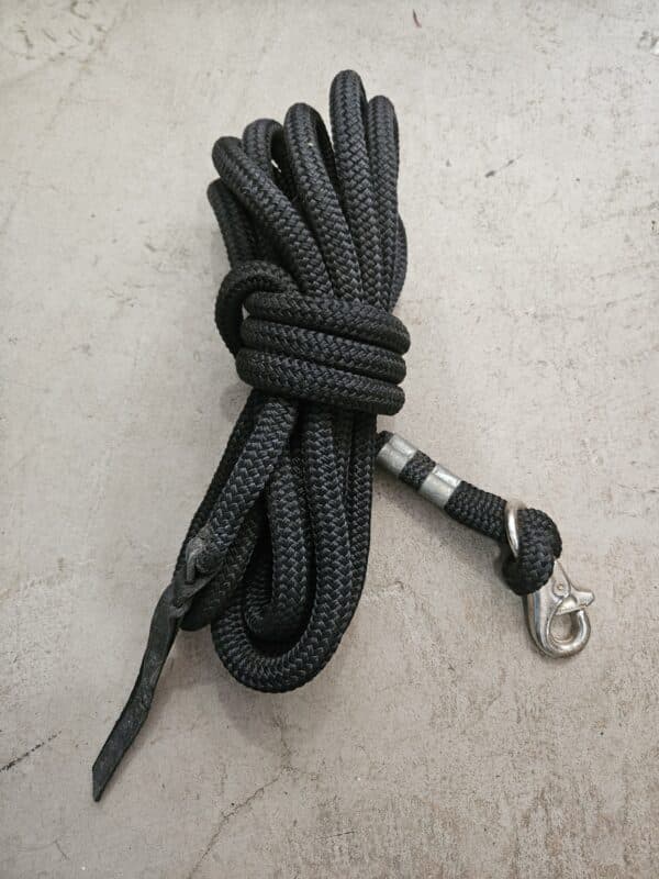 Black 22' line
