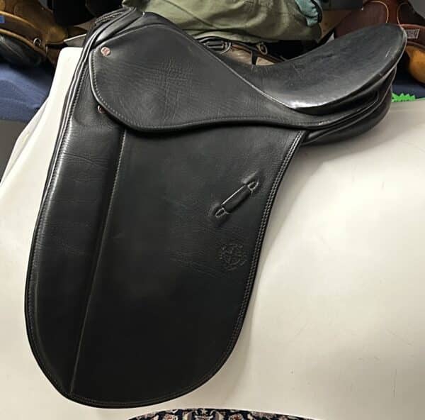 Courbette Luxor Dressage Saddle, 17", MW