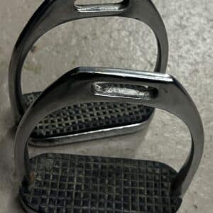 English Stirrup Irons, 4.5"