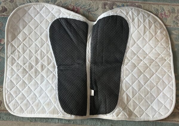 IMG_6724 Horseware Ireland Jumping Saddle Pad, Cob/Horse, underside
