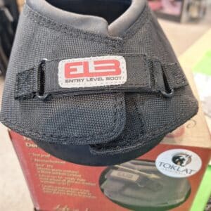 Key Features: World's #1 Hoof Boot On-and-Off in Seconds True All-Terrain Traction Stays Secure Built-In Sole Relief Maximum Shock Absorption 1 in the box Size, 3