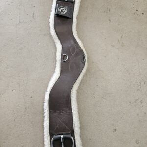 Total Saddle Fit Western Cinch 32 with shoulder relief design and natural fleece lining