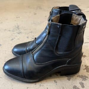Size 4 Ovation Childs Quantum Zip Paddock Boot