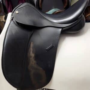 Kent and Masters KMD Dressage Saddle, 17.5", Wide